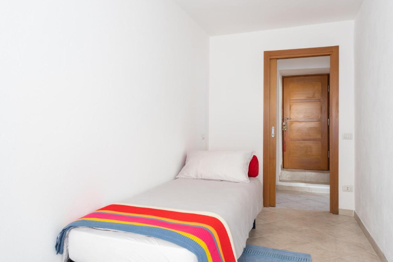 Spacious 3-Bedroom Apartment With Courtyard In Tempio Pausania - Perfect For Families Exterior foto